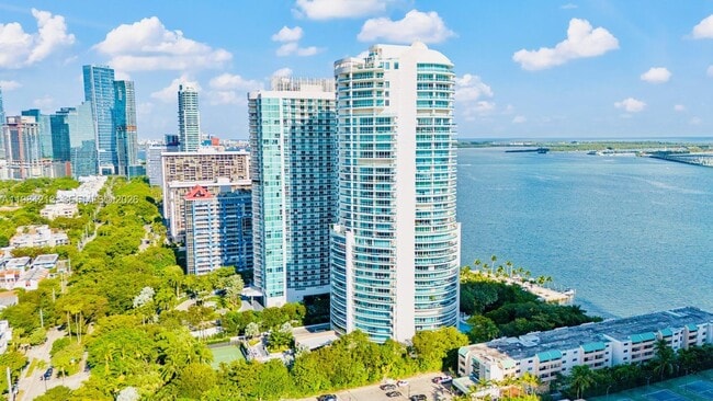 Building Photo - 2127 Brickell Ave