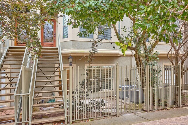 Building Photo - 110 Detering St
