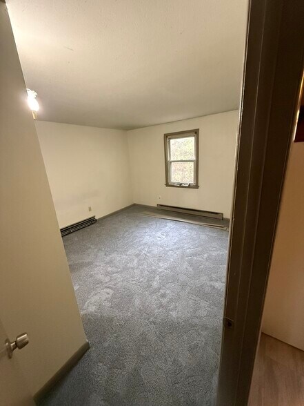 Building Photo - 372 Park St