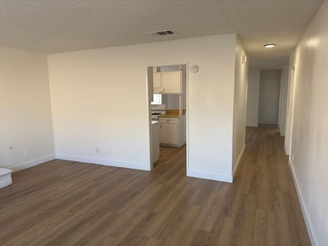 Building Photo - 3Bedroom ranch style home with large backyard