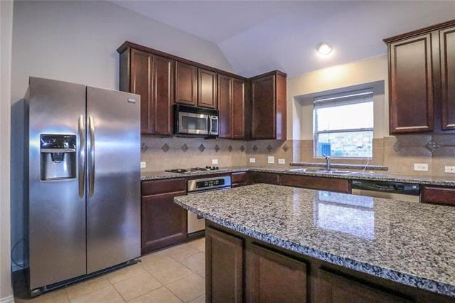 Building Photo - 725 Red Elm Ln