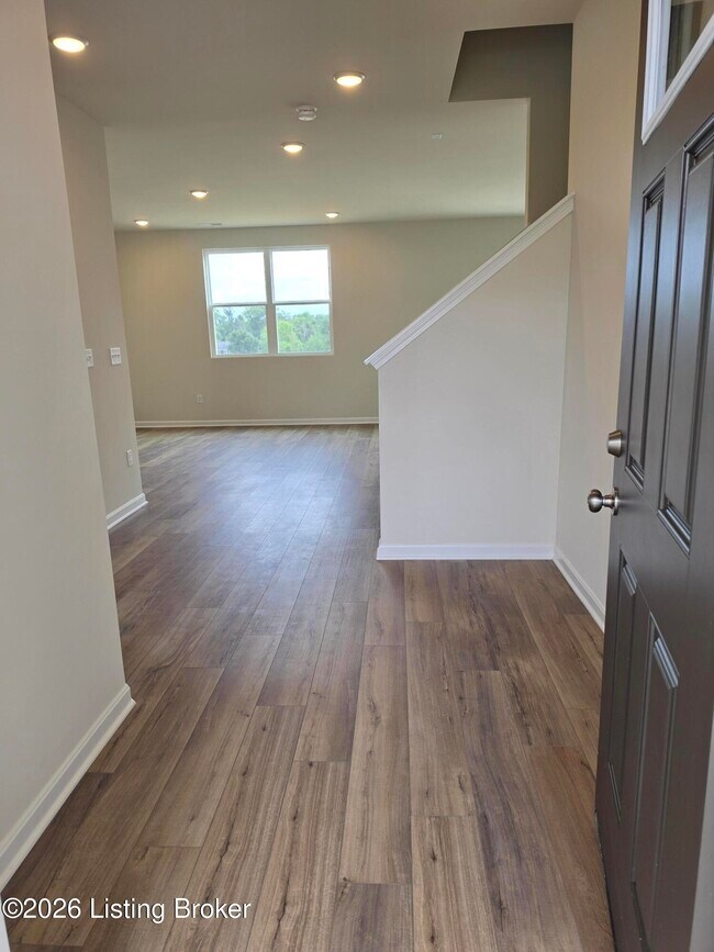 Building Photo - 11144 Castlebrook Dr