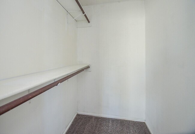 Building Photo - 18723 Lippizaner Dr