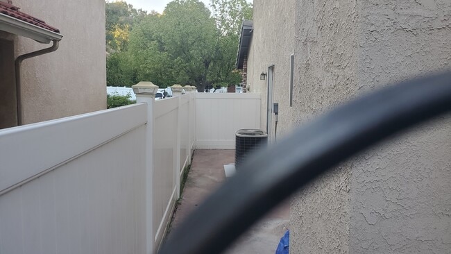 Building Photo - 26721 Linnet Ct