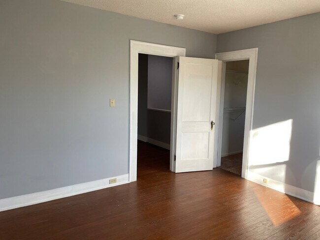 Building Photo - 4-5 bedroom home in Franklinville