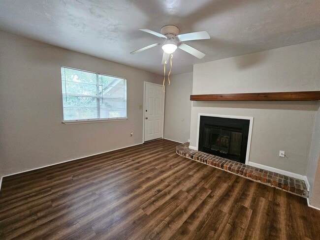 Building Photo - 2985 Woodrich Dr