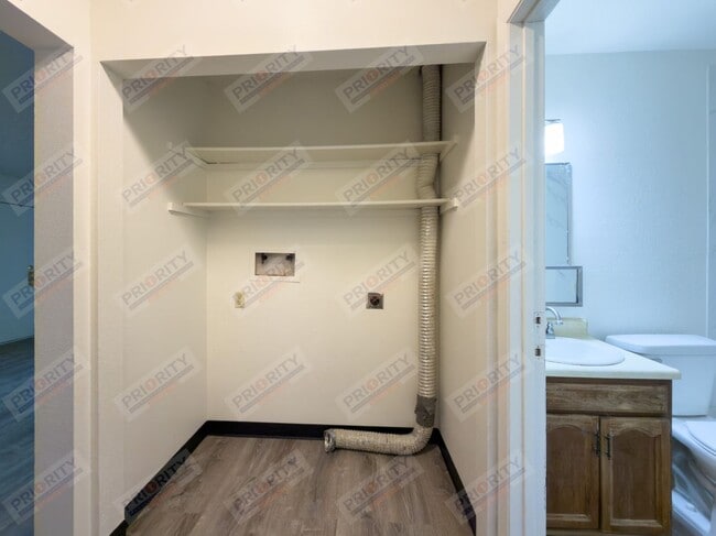 Building Photo - Ealges Nest Apartments