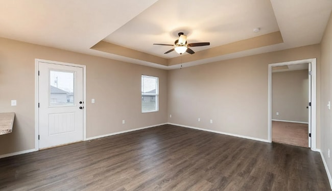 Building Photo - 3 Bedroom Rental Home In Springfield! Fenced in backyard!