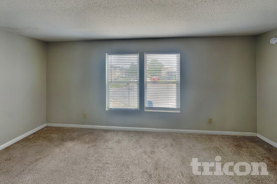 Building Photo - 7921 Crackling Ln