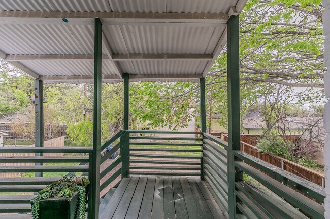 Building Photo - GREAT MONTICELLO 1 Bedroom, 1 Bathroom!!!
