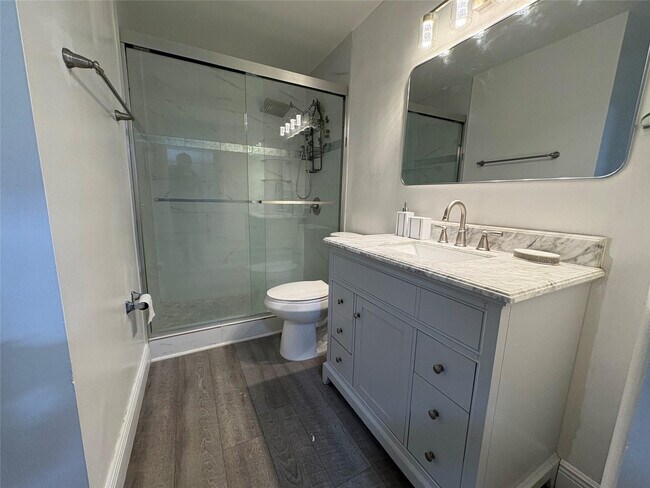 Building Photo - 2831 Pierce St