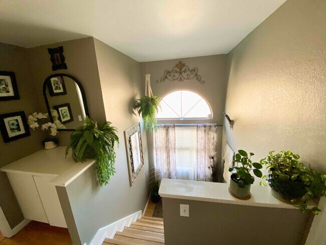 Building Photo - 2006 Haywood Dr