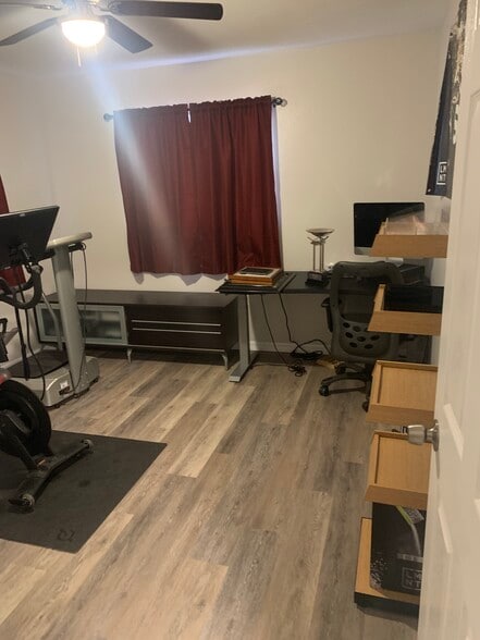 spare room - 1937 Collier Ave