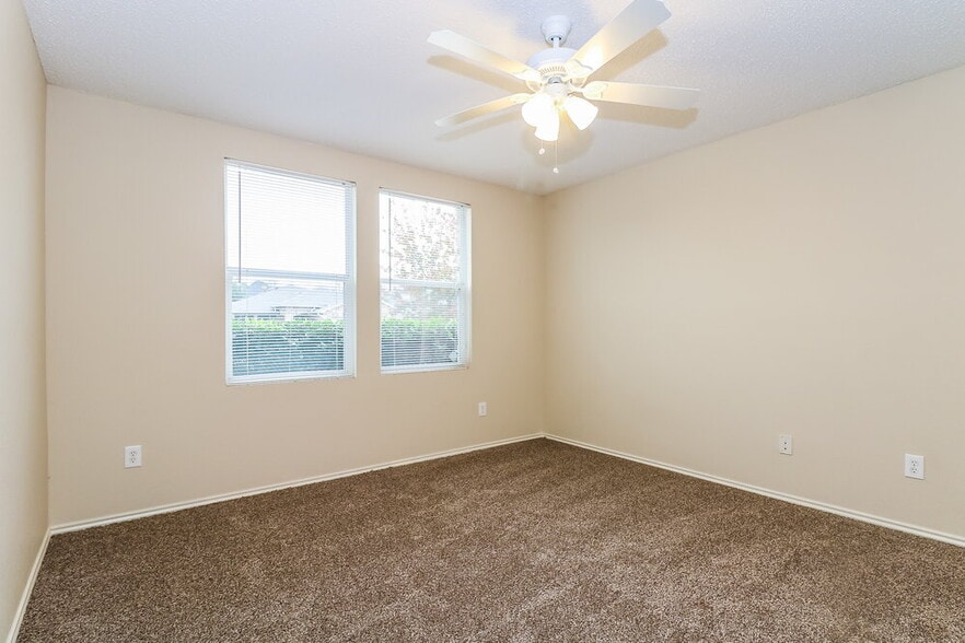 Building Photo - 3520 Clydesdale Dr