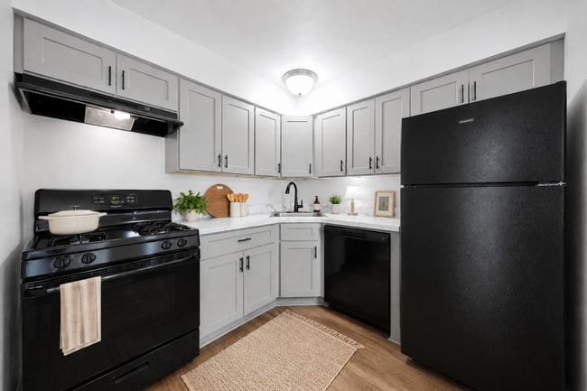 Building Photo - Eden Prairie Apartments