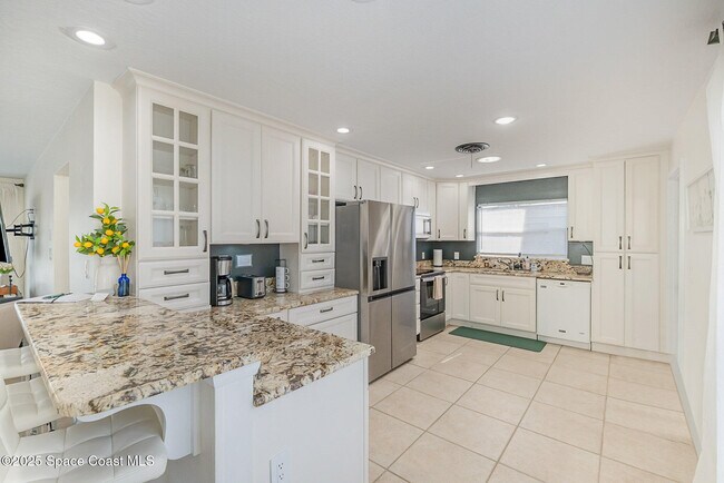 Building Photo - 426 S Neptune Dr