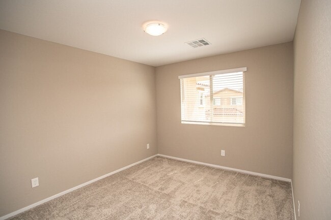 Building Photo - Great Townhome 3/2 in Santa Rosa Community in Summerlin!!!