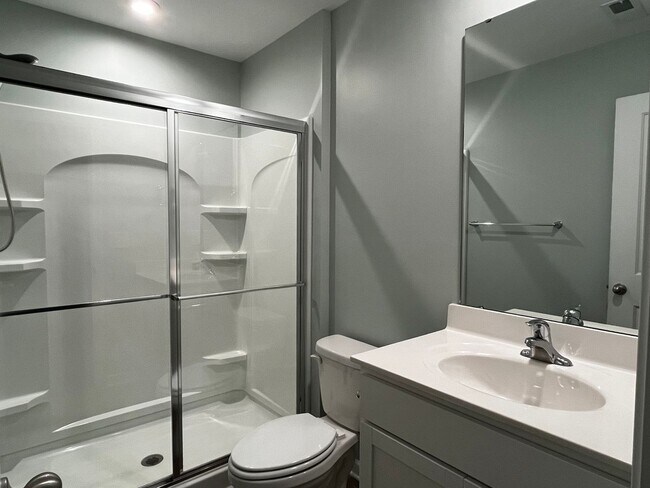 Building Photo - Ultra Spacious Living in Lake Tyler Subdivision