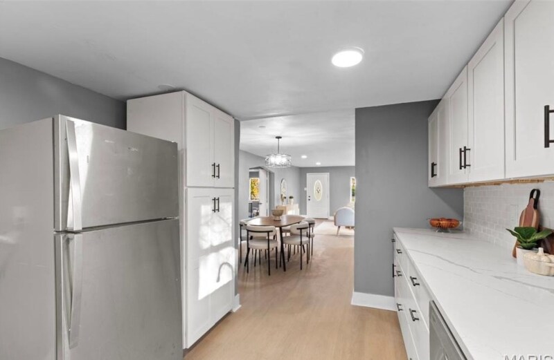 Building Photo - 3221 Suncrest Ave