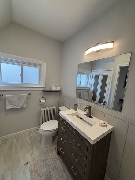 Building Photo - 38 Fern St