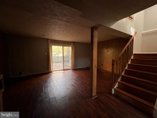 Building Photo - 8104 Willowdale Ct