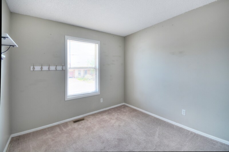 Building Photo - 6660 Parkridge Ct