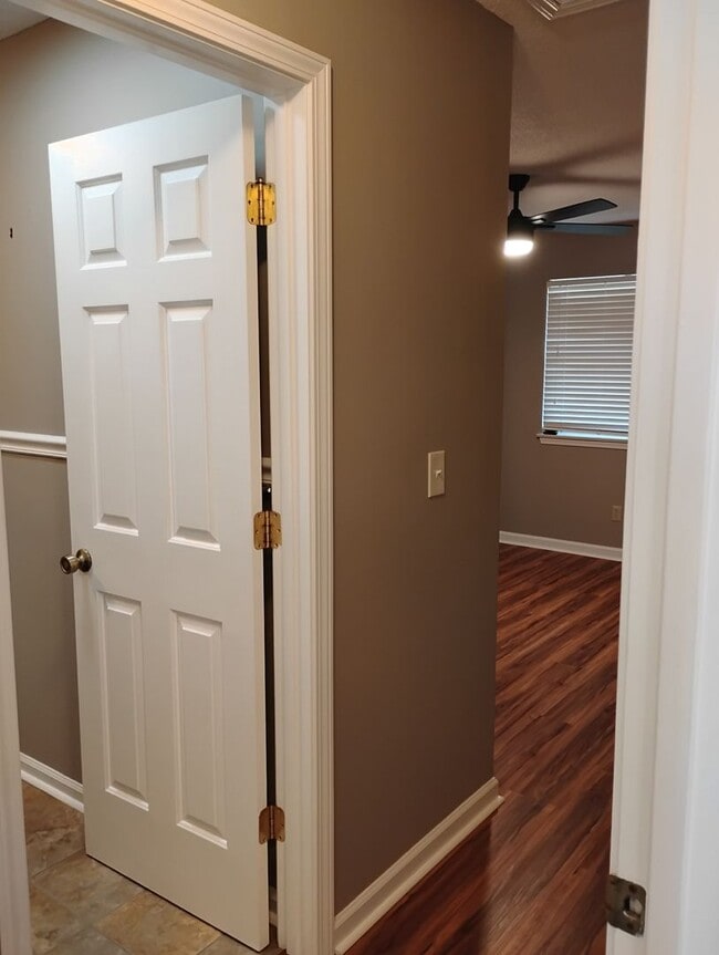 Building Photo - Gleneagles Drive