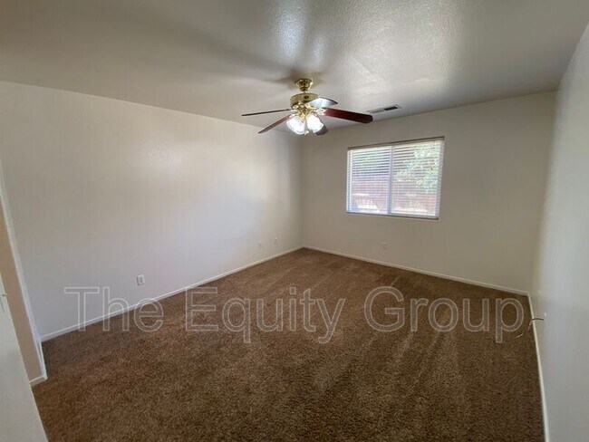 Building Photo - 3848 E Oak Ave