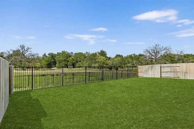 Building Photo - 125 Riverhill Dr
