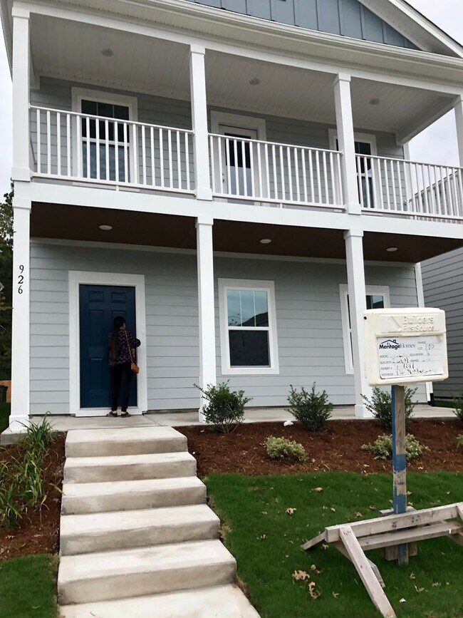 Building Photo - Modern 5 Bed | 3 Bath House in Cary