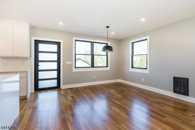 Building Photo - 76 Burnet Rd