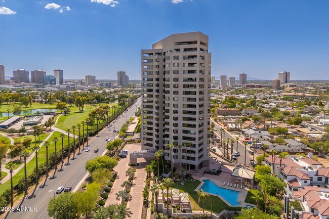 Building Photo - 1040 E Osborn Rd