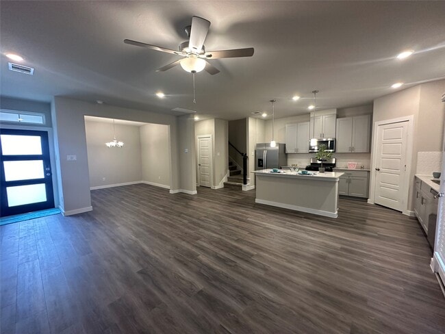 Building Photo - 3110 Valley Peak Dr