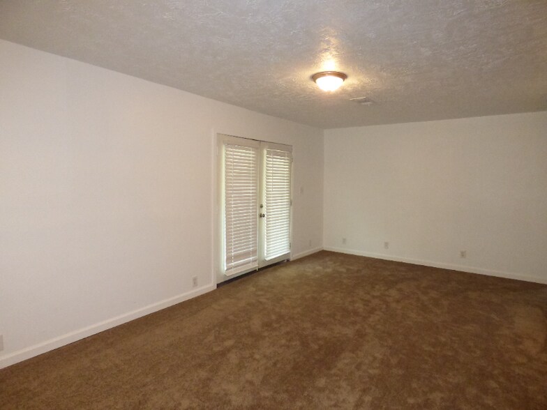 Building Photo - 2304 Broussard St