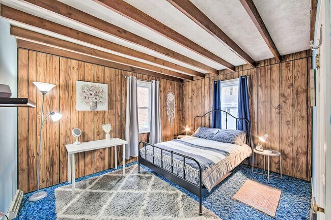 Building Photo - 20 Hill Ln