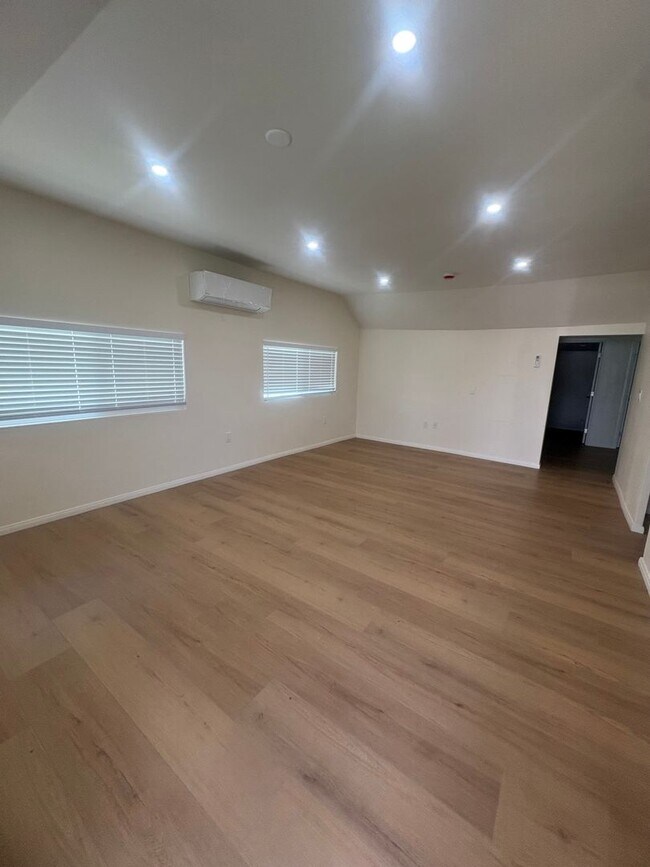 Building Photo - 232-248 Wolff Street