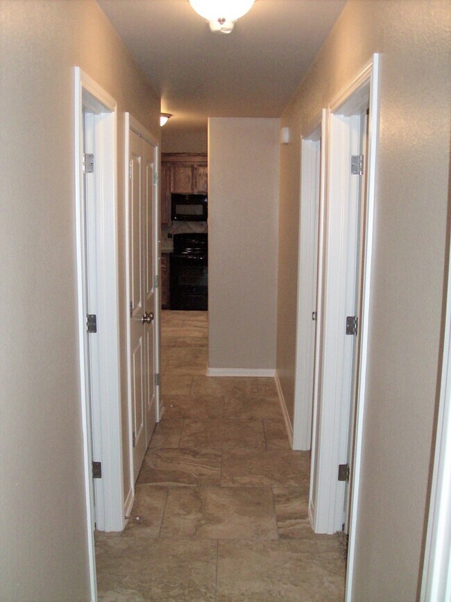 Building Photo - 3/2 Duplex off Bunny Trail Killeen - Text 201-231-7228 for more details