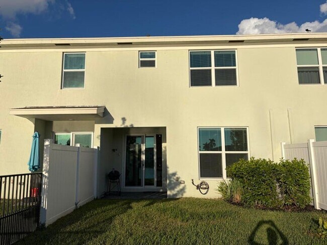 Building Photo - 4181 Lagoon Shore Dr