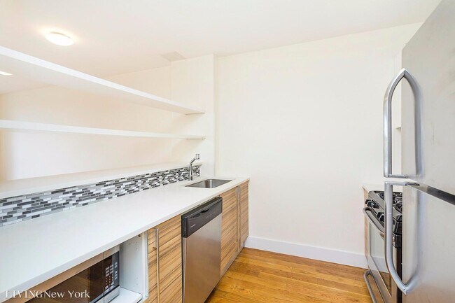 Building Photo - NO FEE_Gorgeous 1 Bed/1 Bath/1 Balcony!