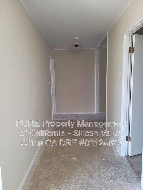 Building Photo - 21224 Saratoga Hills Rd