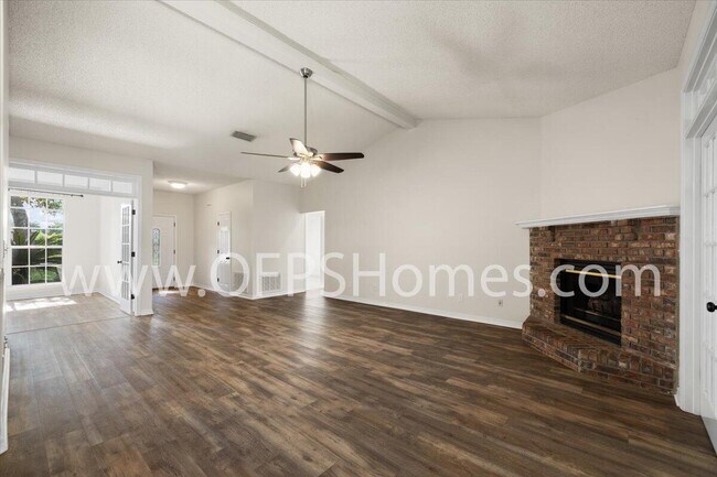 Building Photo - 1714 Evans Ct