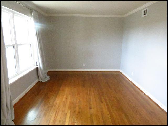 Building Photo - 101 White Oak Ln