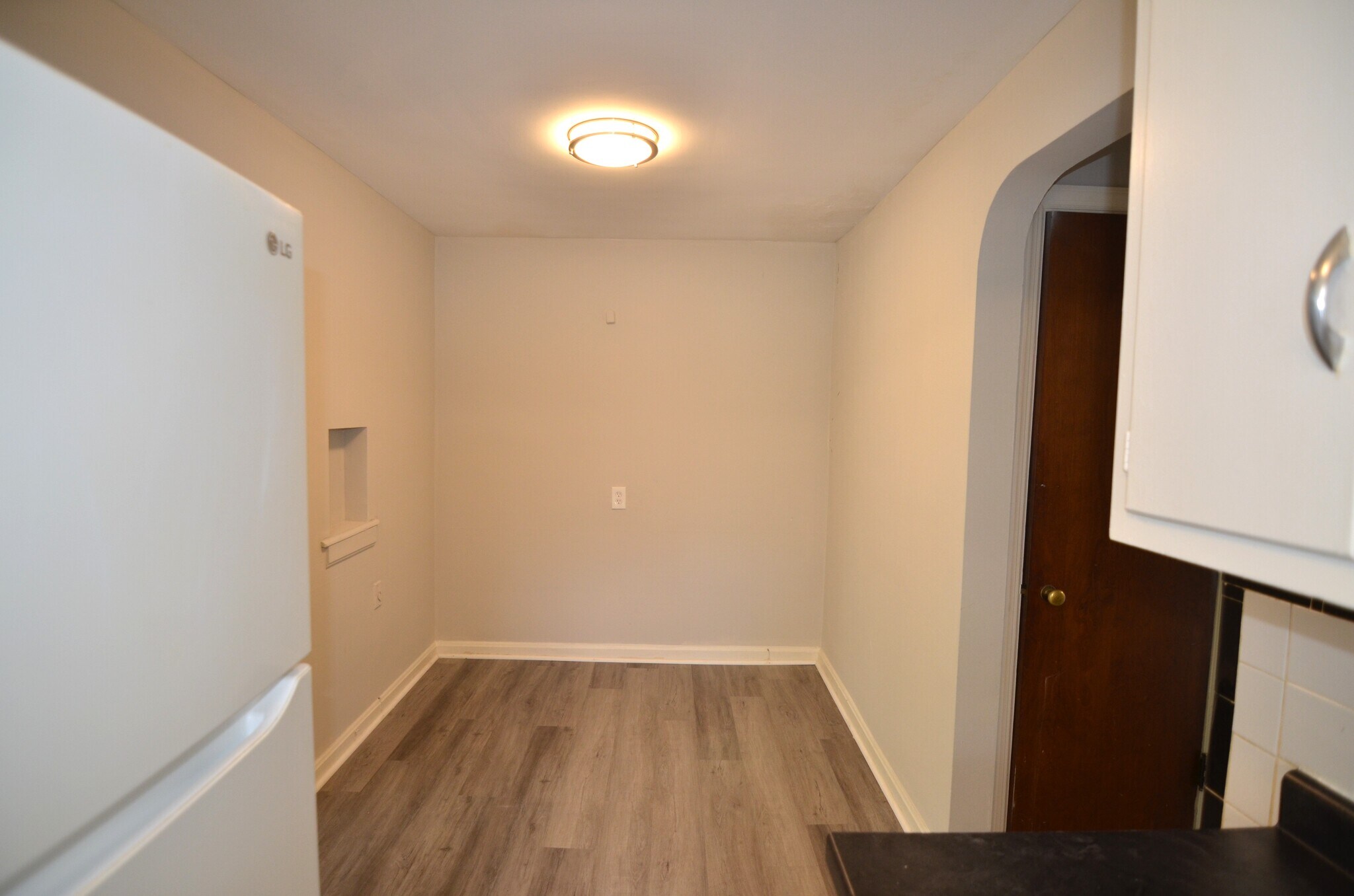 Building Photo - 6615 Bantry Ave