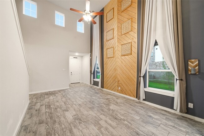 Building Photo - 2705 Bernadino Dr