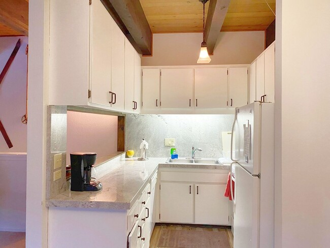 Building Photo - 3 Bedroom Condo w a Summer Pool - Blocks from Incline Beach!!