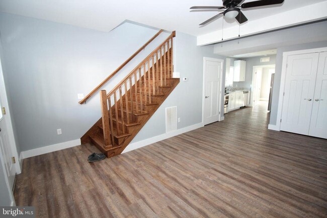 Building Photo - 306 Main St