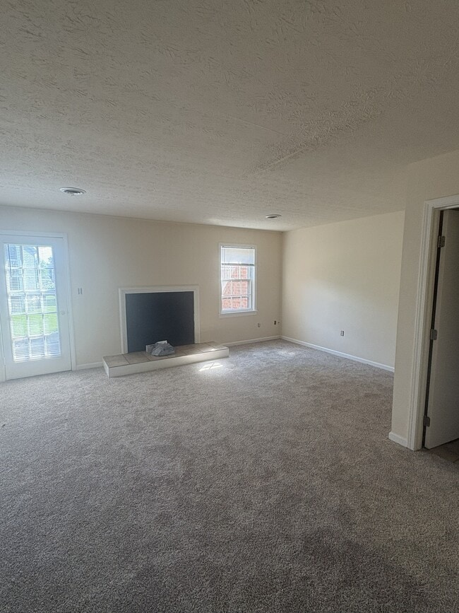 Building Photo - 1612 Highland Way