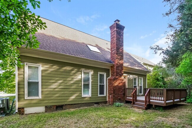 Building Photo - 719 Trailing Rock Dr