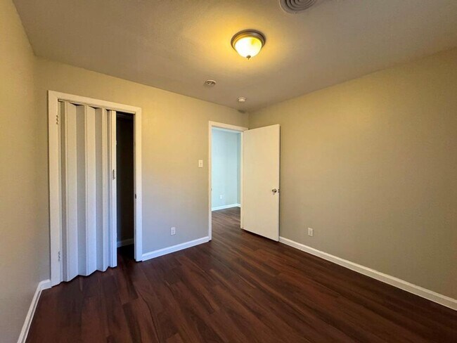 Building Photo - Location, Location, Location!