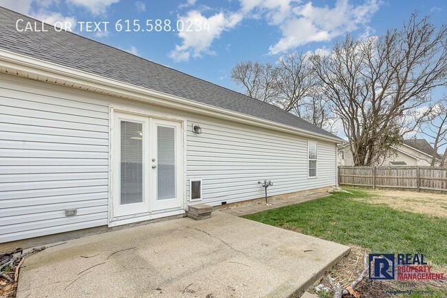 Building Photo - 2BR/1BA Bungalow with Fenced Yard in Sprin...